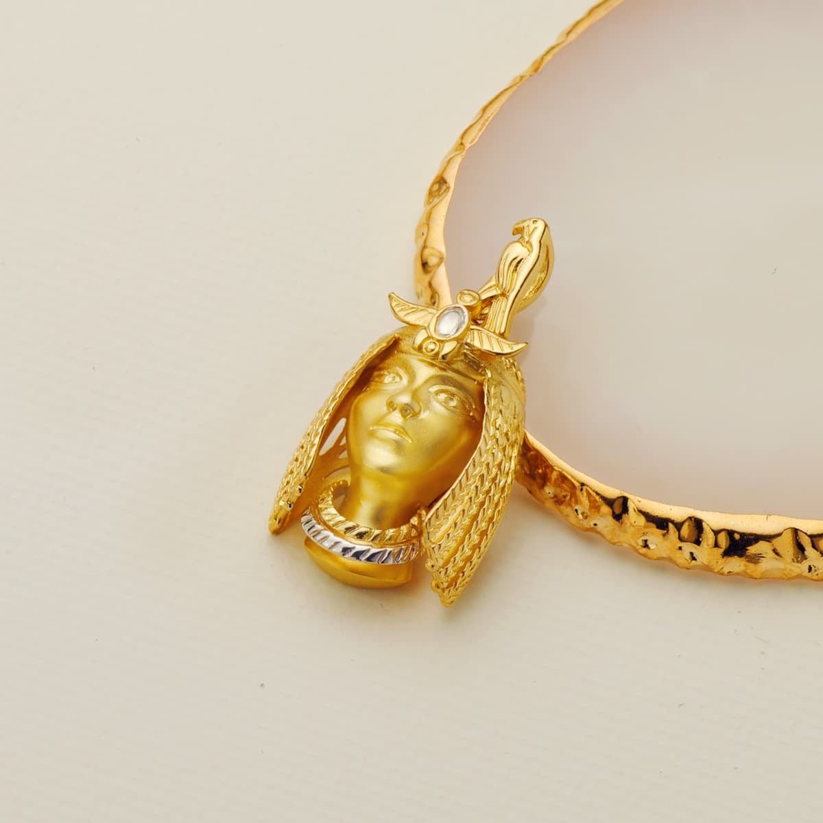 Pendentif nefertari , Or 18K - PARADOXE